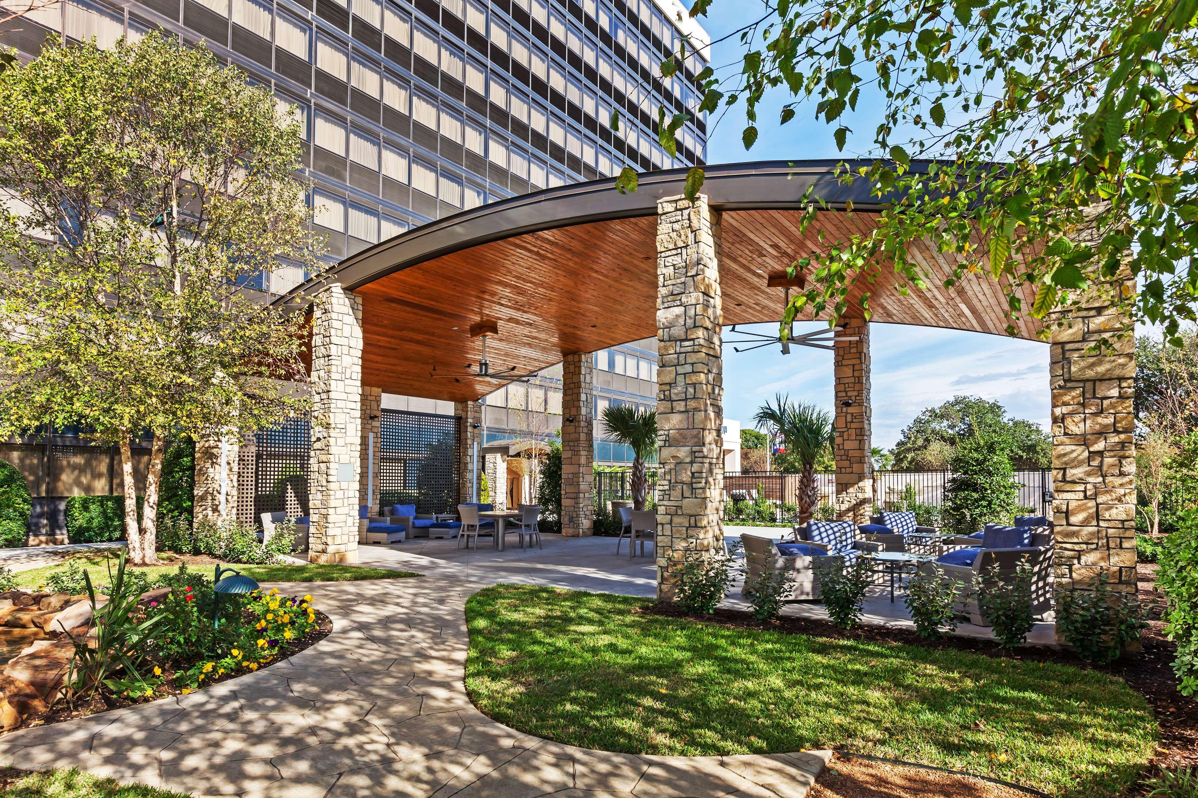 Hilton Waco Hotel Buitenkant foto