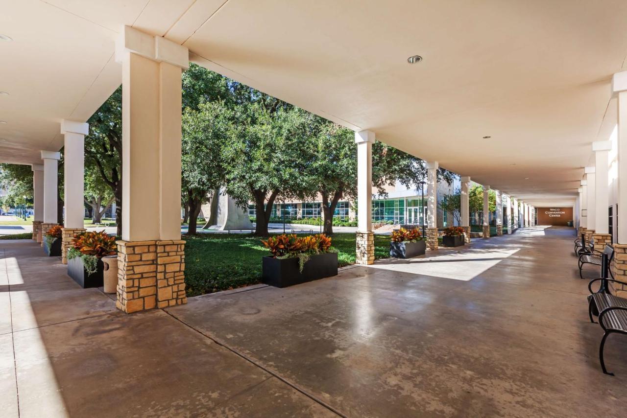 Hilton Waco Hotel Buitenkant foto